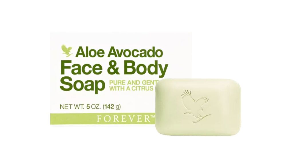 Sabonete Forever Aloe Avocado Face Soap em barra verde com embalagem, feito com aloe vera e manteiga de abacate, hidratação e limpeza suave para pele e corpo